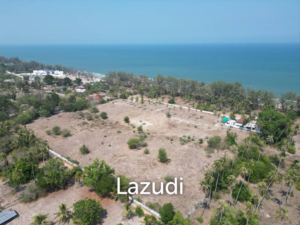 22 Rai land with Stunning 2 Pool Villas  at Sang-Arun Beach, Thap sakae