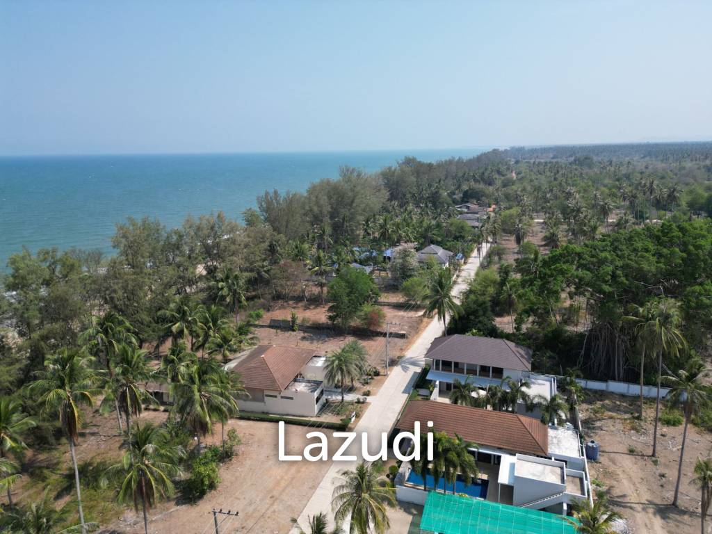 22 Rai land with Stunning 2 Pool Villas  at Sang-Arun Beach, Thap sakae