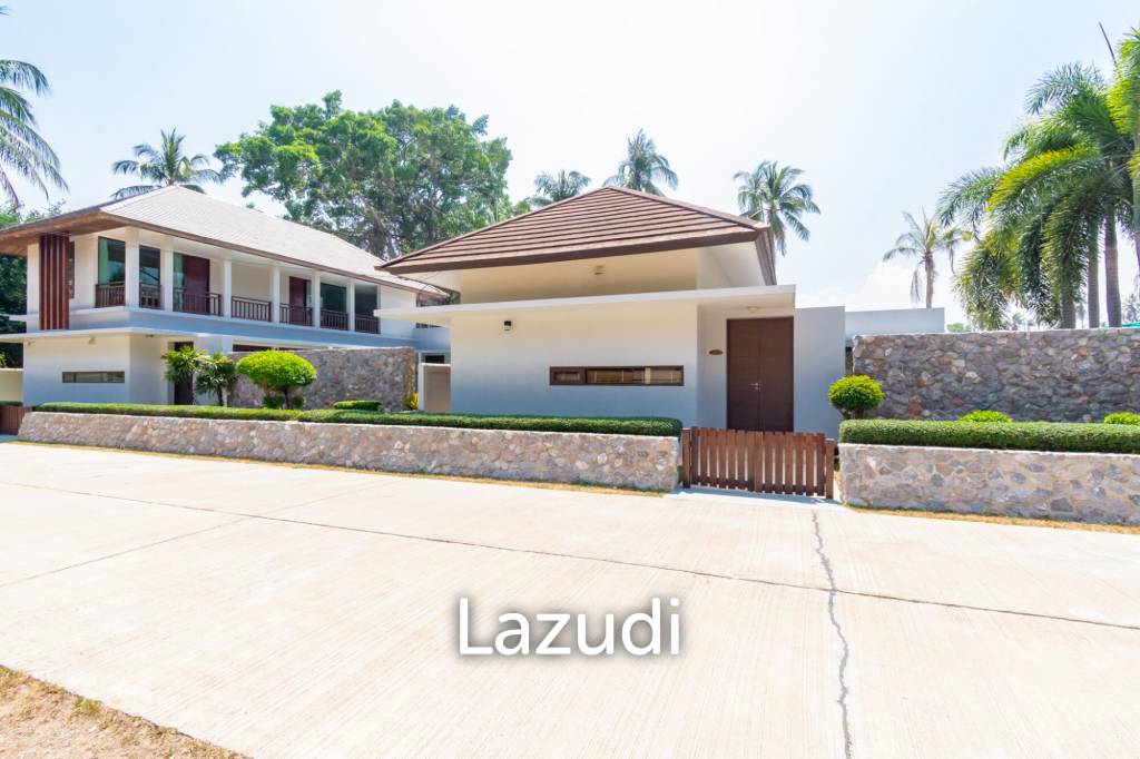 22 Rai land with Stunning 2 Pool Villas  at Sang-Arun Beach, Thap sakae