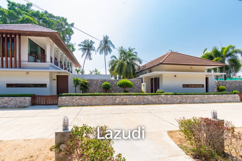 22 Rai land with Stunning 2 Pool Villas  at Sang-Arun Beach, Thap sakae