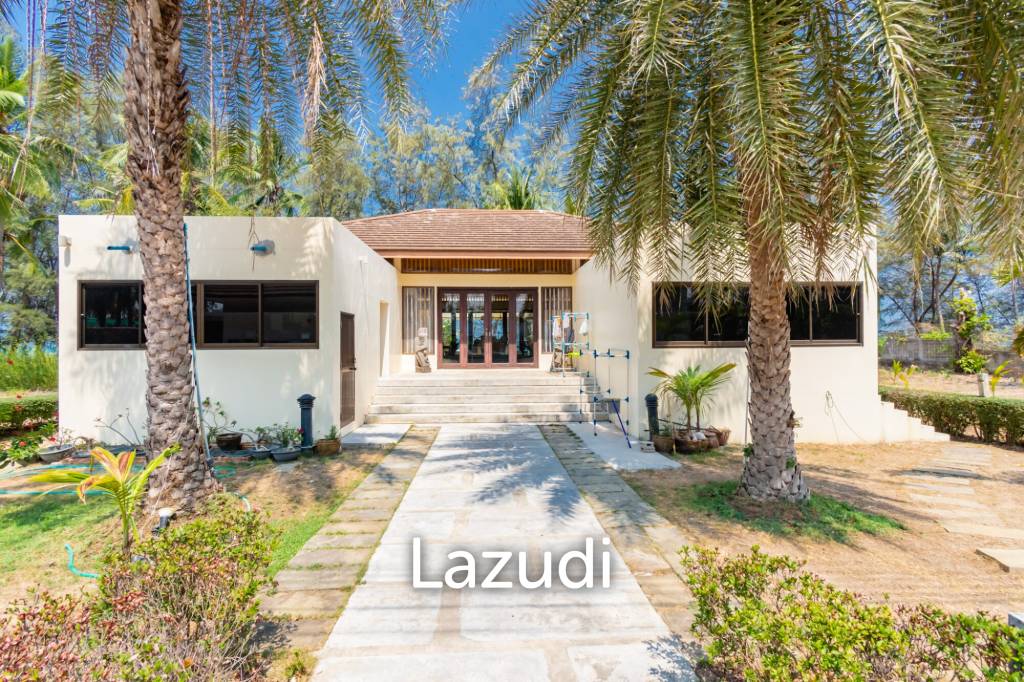 22 Rai land with Stunning 2 Pool Villas  at Sang-Arun Beach, Thap sakae