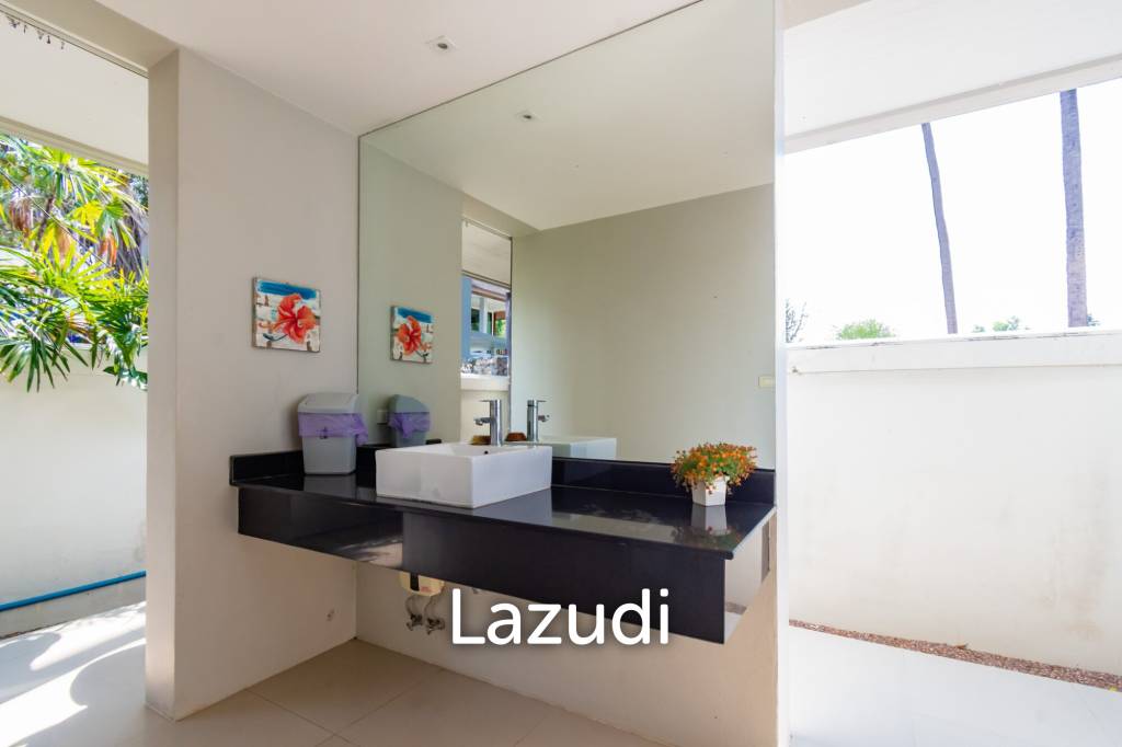 22 Rai land with Stunning 2 Pool Villas  at Sang-Arun Beach, Thap sakae