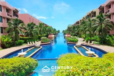 4 Bed 167 SQM Luxury Beachfront Condo in Town