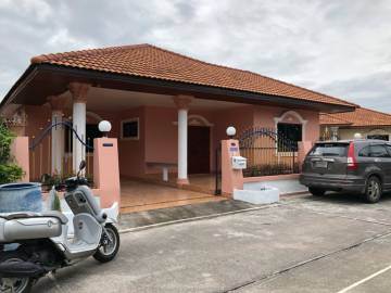 3 Bedroom house for Sale in Thepprasit Rd.