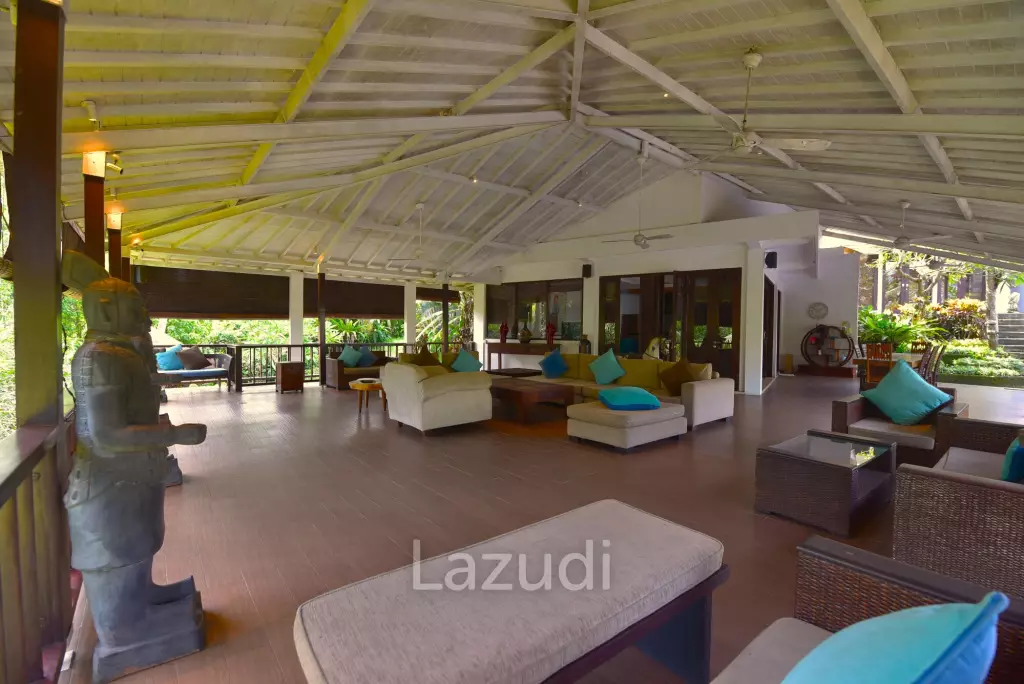 EXPANSIVE LUXURY LIVING: A HAVEN WITH JUNGLE AND RIVER VISTAS