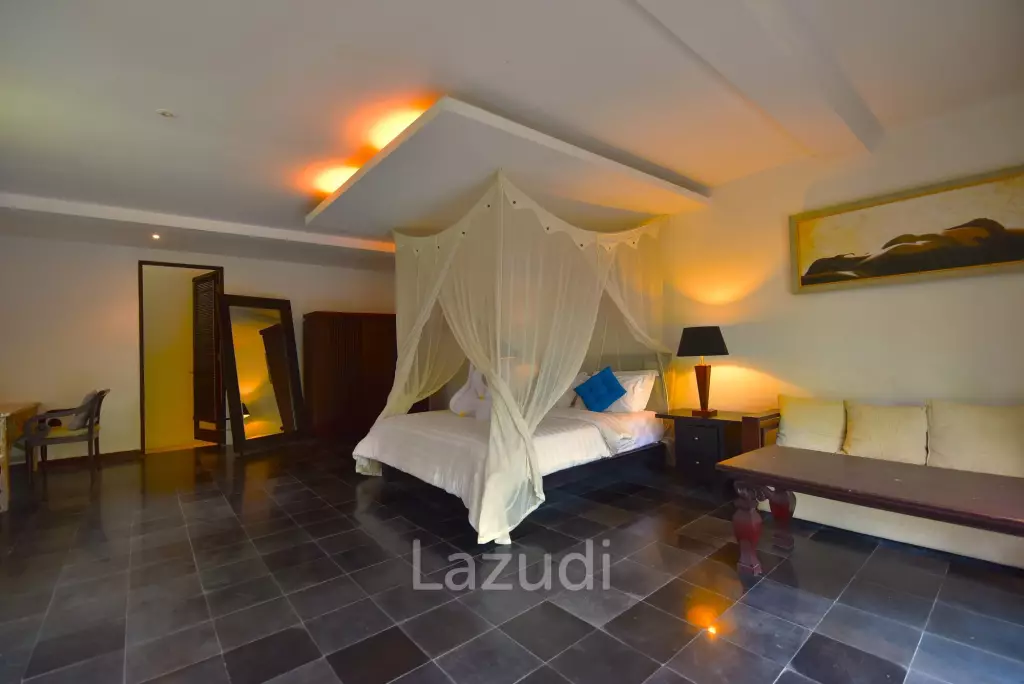 EXPANSIVE LUXURY LIVING: A HAVEN WITH JUNGLE AND RIVER VISTAS