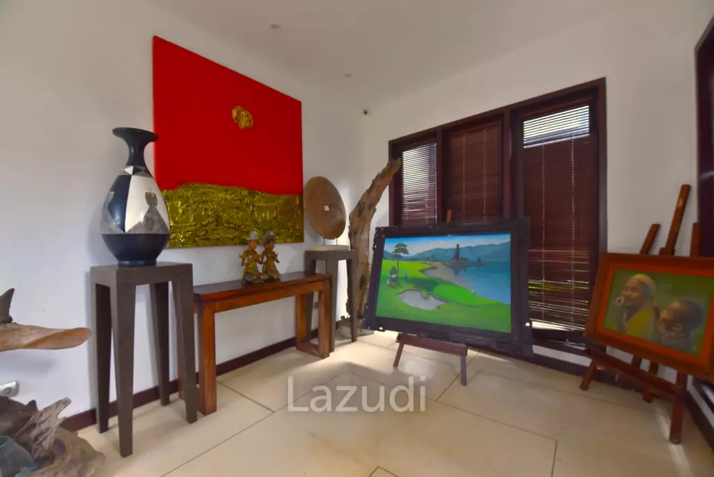 EXPANSIVE LUXURY LIVING: A HAVEN WITH JUNGLE AND RIVER VISTAS