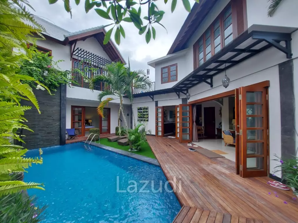 MODERN TROPICAL VILLA IN SEMINYAK: A BLEND OF COMFORT AND CONVENIENCE