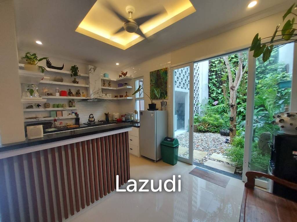 MODERN TROPICAL VILLA IN SEMINYAK: A BLEND OF COMFORT AND CONVENIENCE