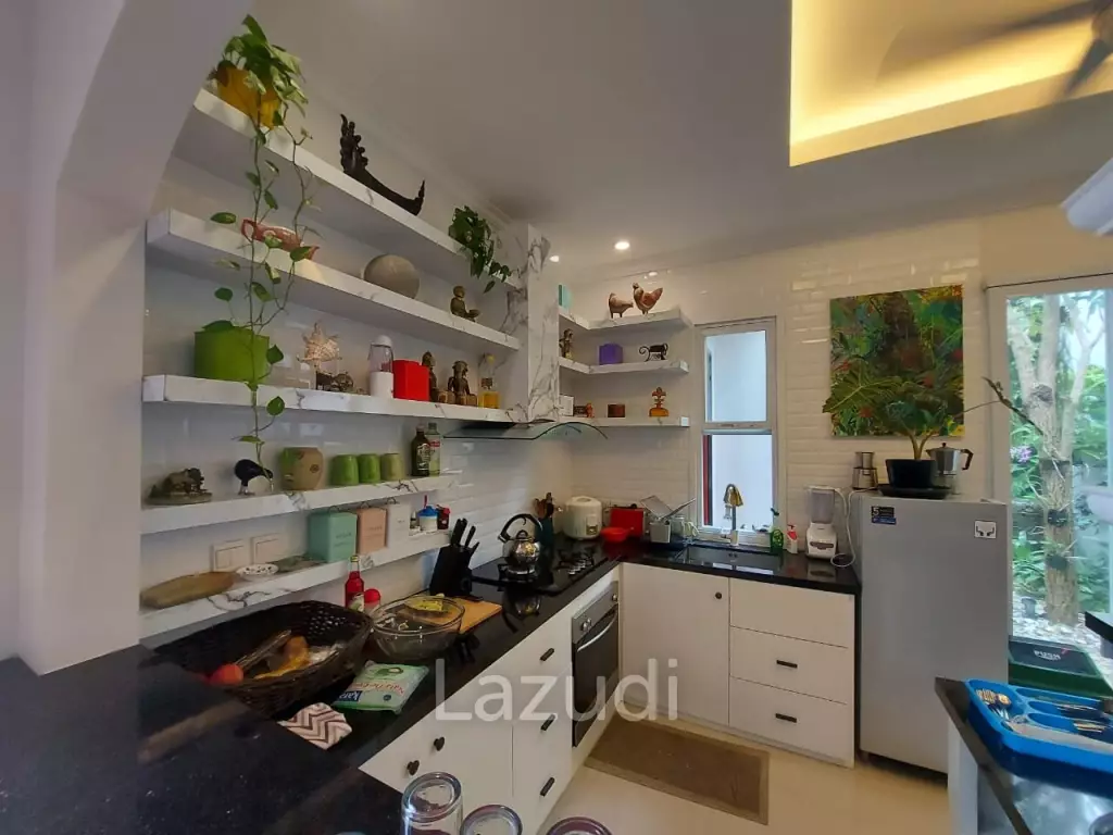 MODERN TROPICAL VILLA IN SEMINYAK: A BLEND OF COMFORT AND CONVENIENCE