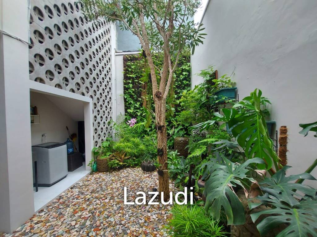 MODERN TROPICAL VILLA IN SEMINYAK: A BLEND OF COMFORT AND CONVENIENCE