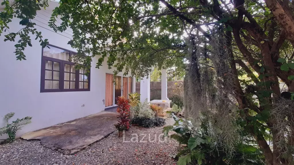 2 bedroom single storey house with pond on 6400m2 for sale