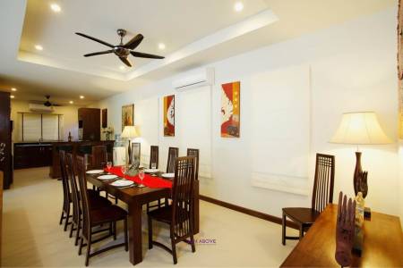 Beautiful Modern 5 bedroom villa in walking distance to Nai Harn beach,