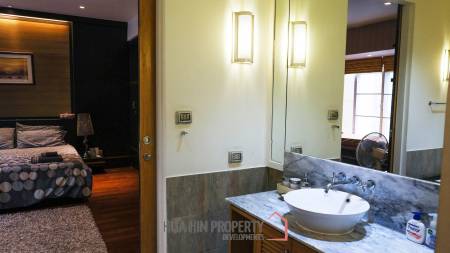 Blue Lagoon : 2 Bedroom Condo With Pool View