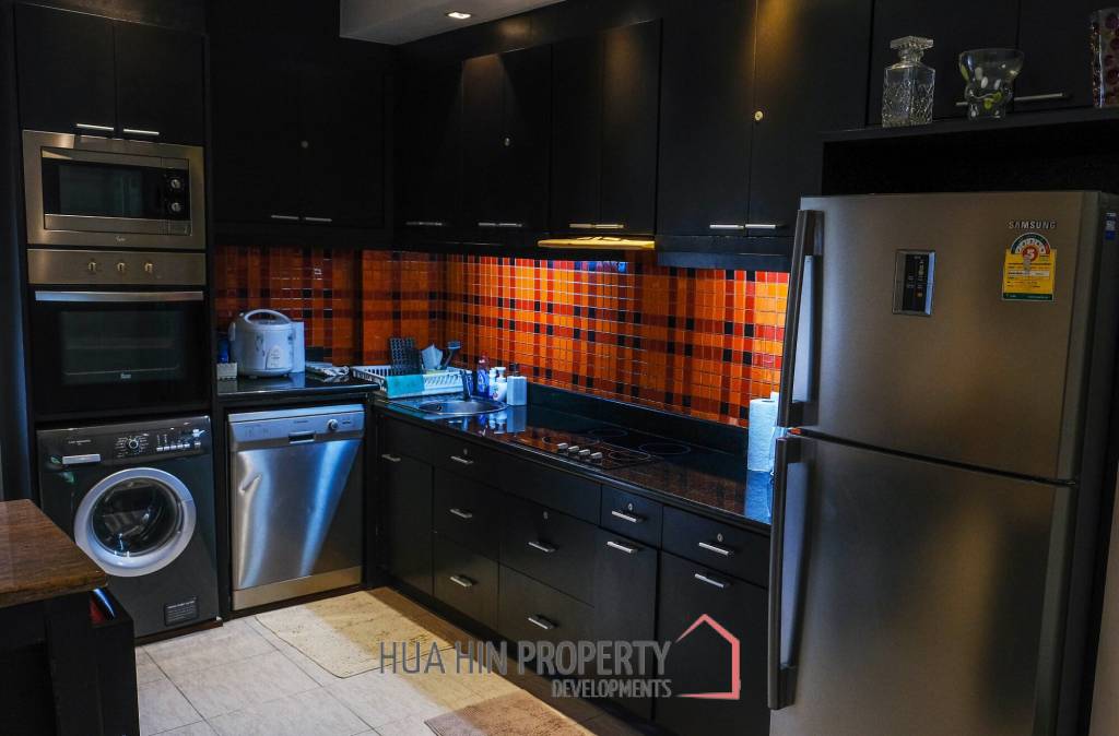 Blue Lagoon : 2 Bedroom Condo With Pool View