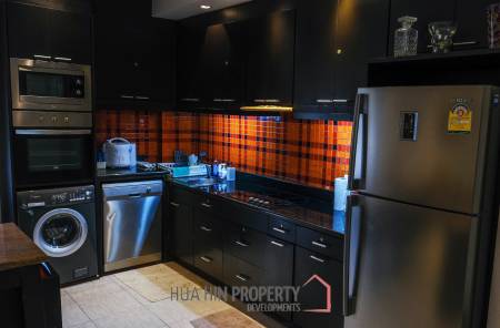 Blue Lagoon : 2 Bedroom Condo With Pool View