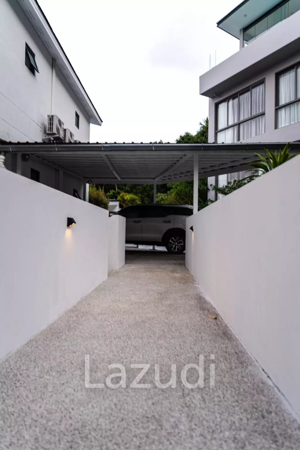 Luxury 5-Bedroom Villa with Ocean View in Chaweng