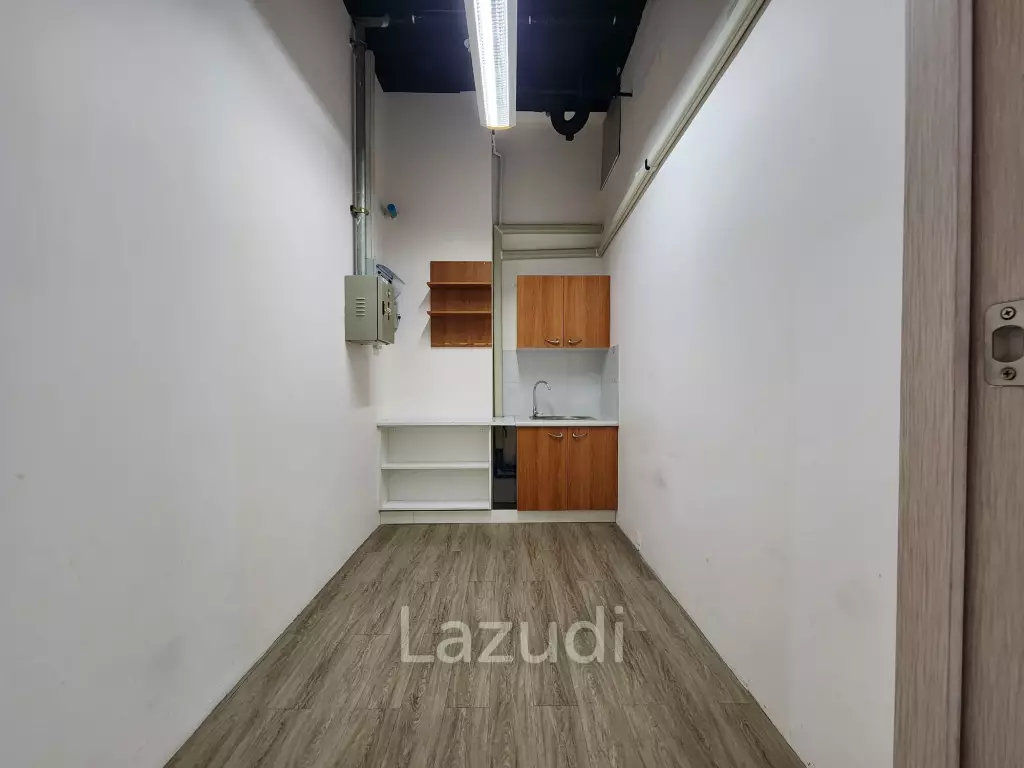 Premium Retail Space for rent in Sathorn