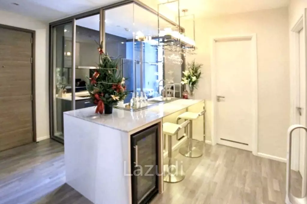 2 Bed 2 Bath 82 SQ.M The Room Sukhumvit 69