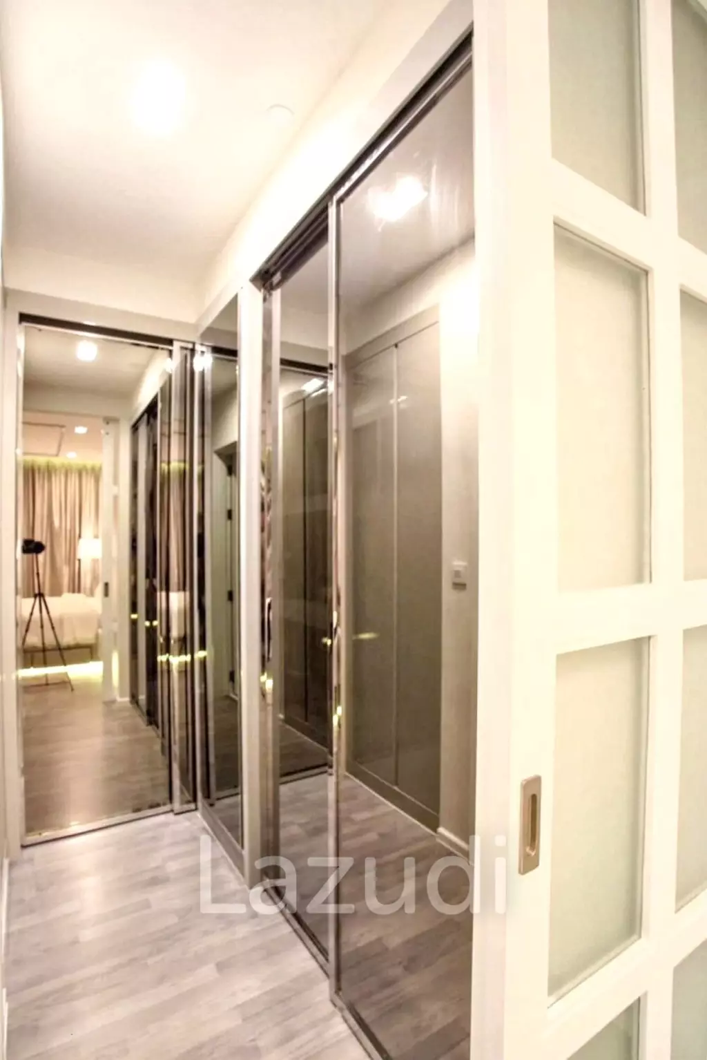 2 Bed 2 Bath 82 SQ.M The Room Sukhumvit 69