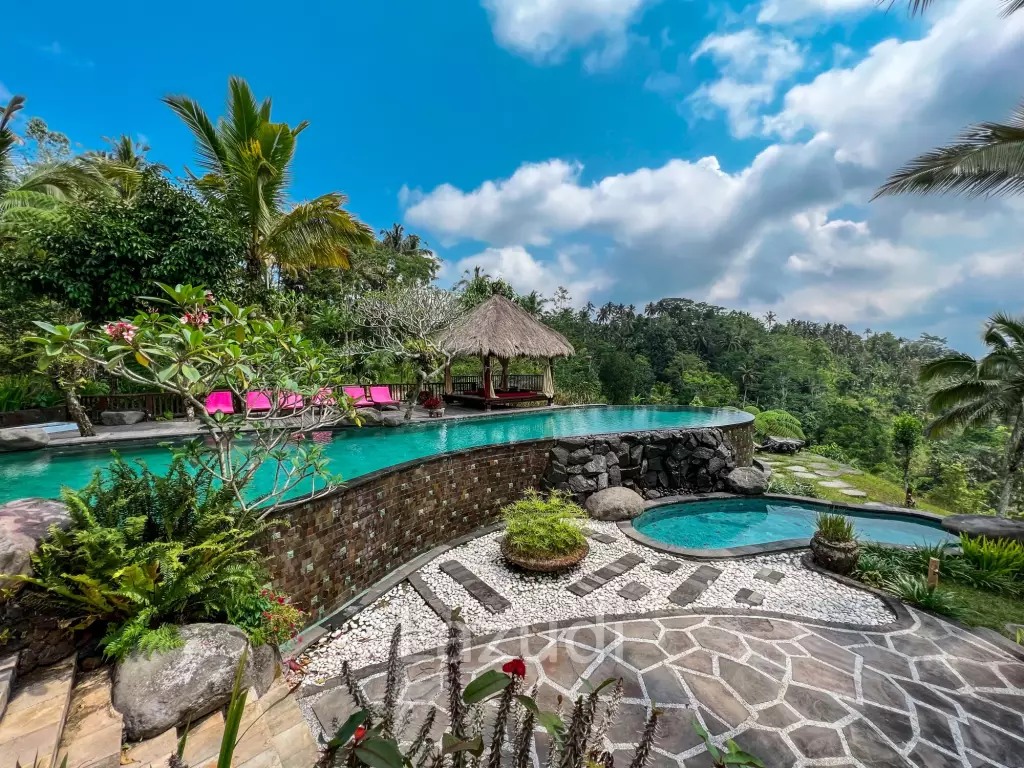 URGENT SALE!! BREATHTAKING UBUD RETREAT OVERLOOKING LUSH RICE PADDIES