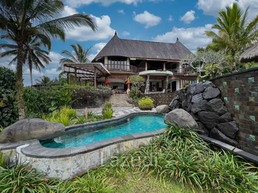 URGENT SALE!! BREATHTAKING UBUD RETREAT OVERLOOKING LUSH RICE PADDIES