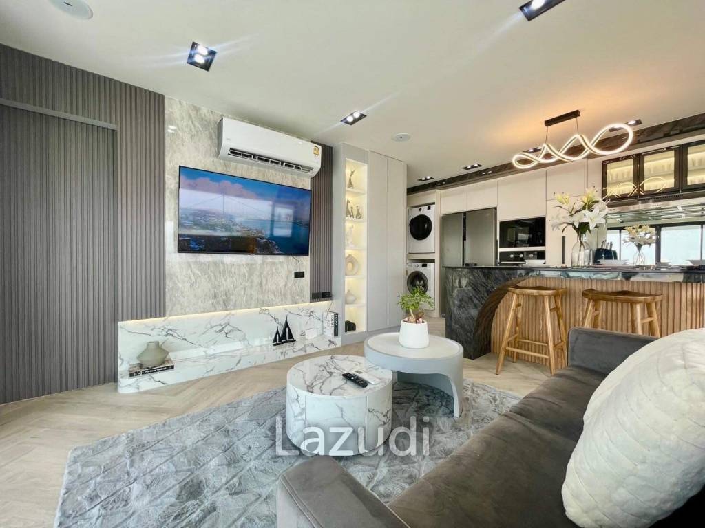 Modern 2-Bed Condo with City Views in Nimman