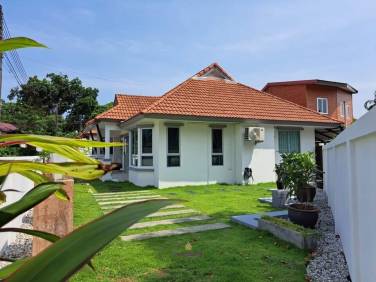 Spacious 3-Bedroom House in Pa Klok, Conveniently Located Near the Robinson Thalang