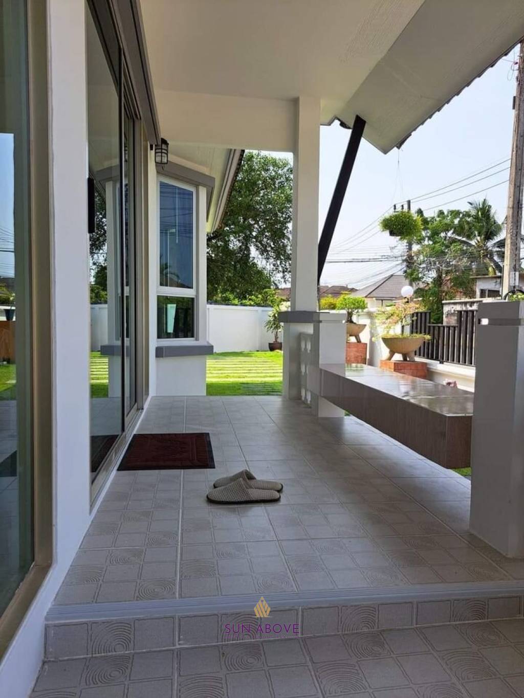 Spacious 3-Bedroom House in Pa Klok, Conveniently Located Near the Robinson Thalang