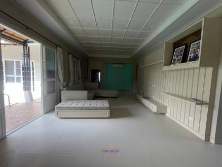 Spacious 4 Bedroom Villa For Rent At Tonode Estate
