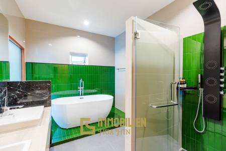 1,828 metro cuadrado 4 ` 7 Baño Villa de Venta