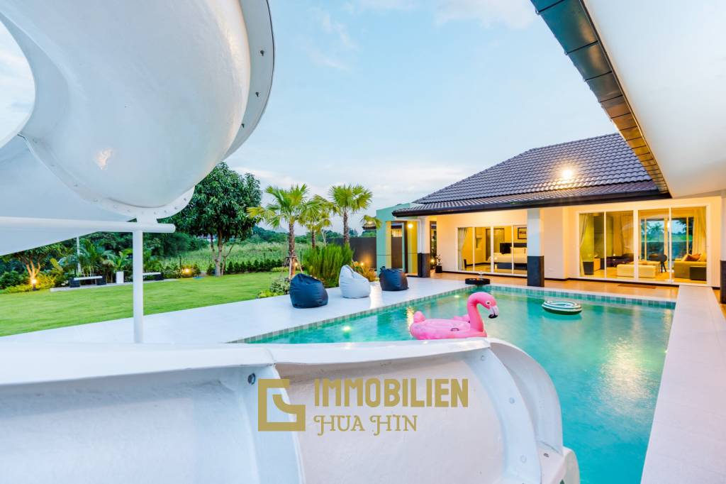 4 Beds 7 Baths 749 SQ.M Prime Villa Hua Hin