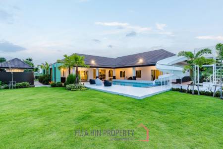 4 Beds 7 Baths 749 SQ.M Prime Villa Hua Hin