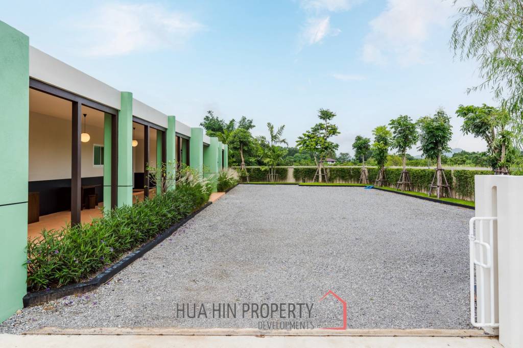 4 Beds 7 Baths 749 SQ.M Prime Villa Hua Hin