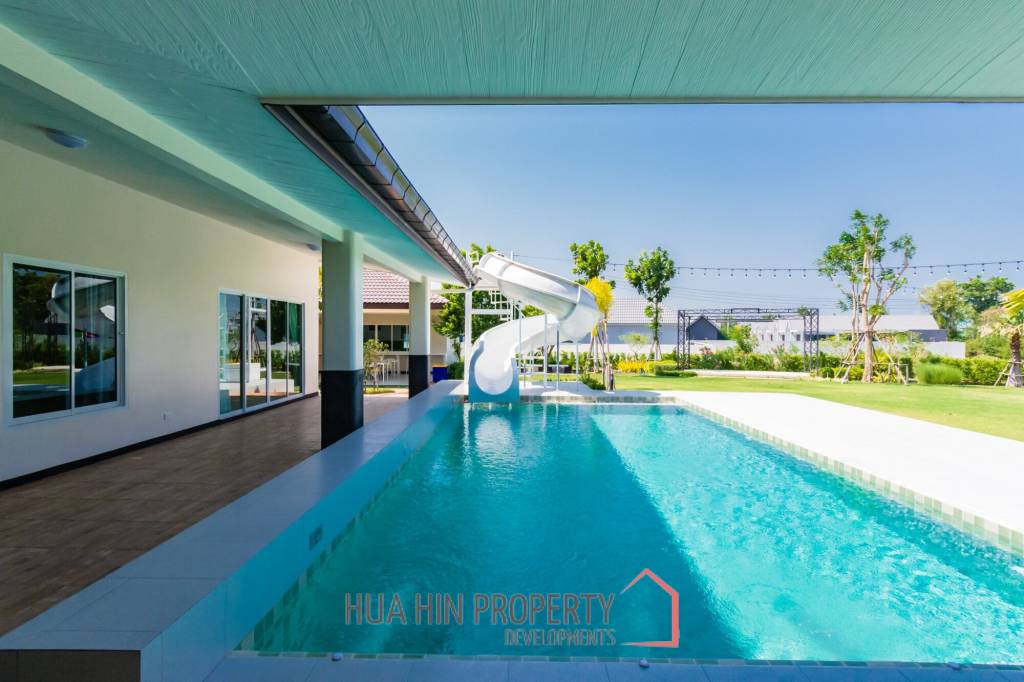 4 Beds 7 Baths 749 SQ.M Prime Villa Hua Hin