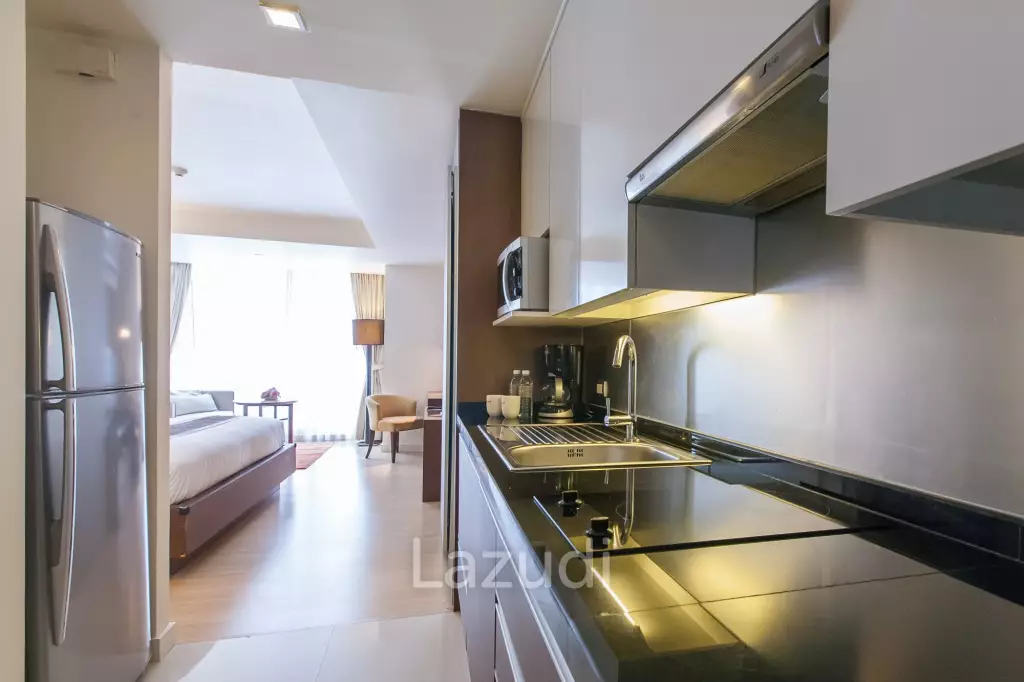 Studio Deluxe 34 SQ.M Oakwood Residence Sukhumvit 24