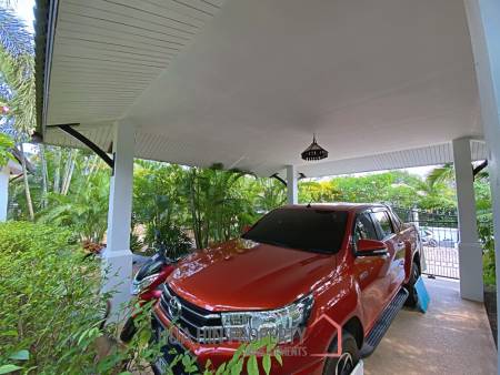 3 Bed 2 Bath Pool Villa For Sale in Hinlekfai