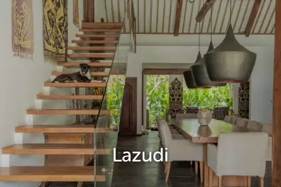 EXPANSIVE LUXURY VILLA : A HAVEN OF MODERN COMFORT