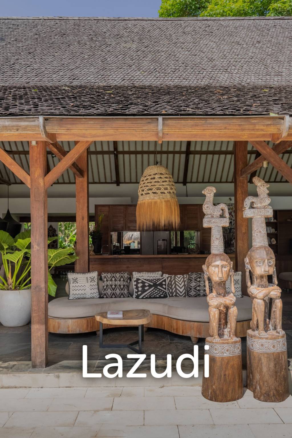 EXPANSIVE LUXURY VILLA : A HAVEN OF MODERN COMFORT