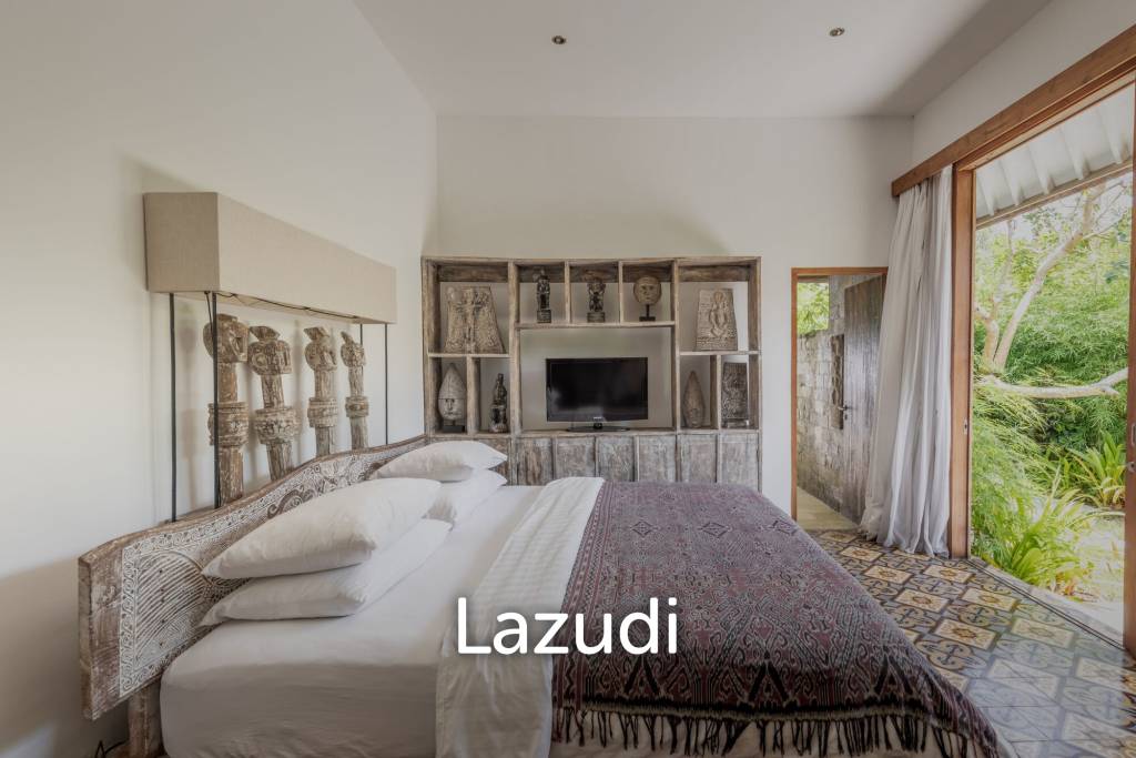 EXPANSIVE LUXURY VILLA : A HAVEN OF MODERN COMFORT