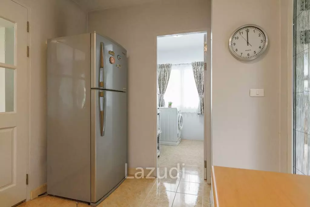 4 bed 3 bath house with 200 m2 living area for rent