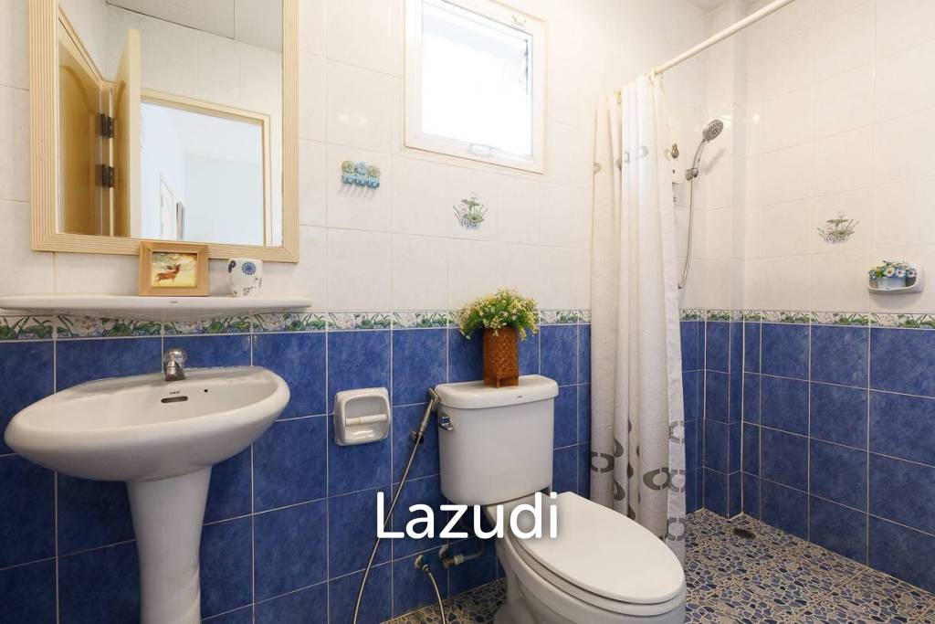 4 bed 3 bath house with 200 m2 living area for rent