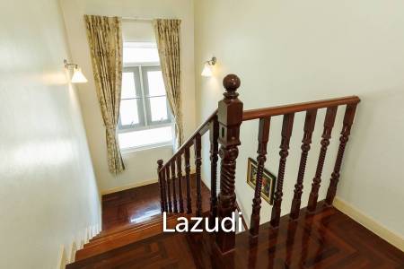 4 bed 3 bath house with 200 m2 living area for rent