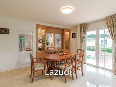 4 bed 3 bath house with 200 m2 living area for rent