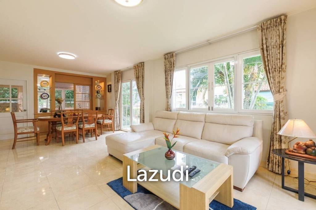 4 bed 3 bath house with 200 m2 living area for rent