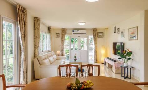 4 bed 3 bath house with 200 m2 living area for rent