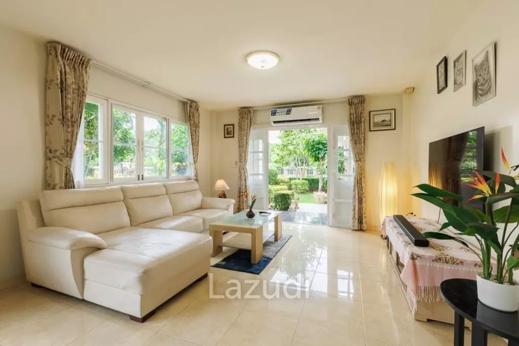 4 bed 3 bath house with 200 m2 living area for rent