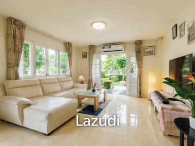 4 bed 3 bath house with 200 m2 living area for rent