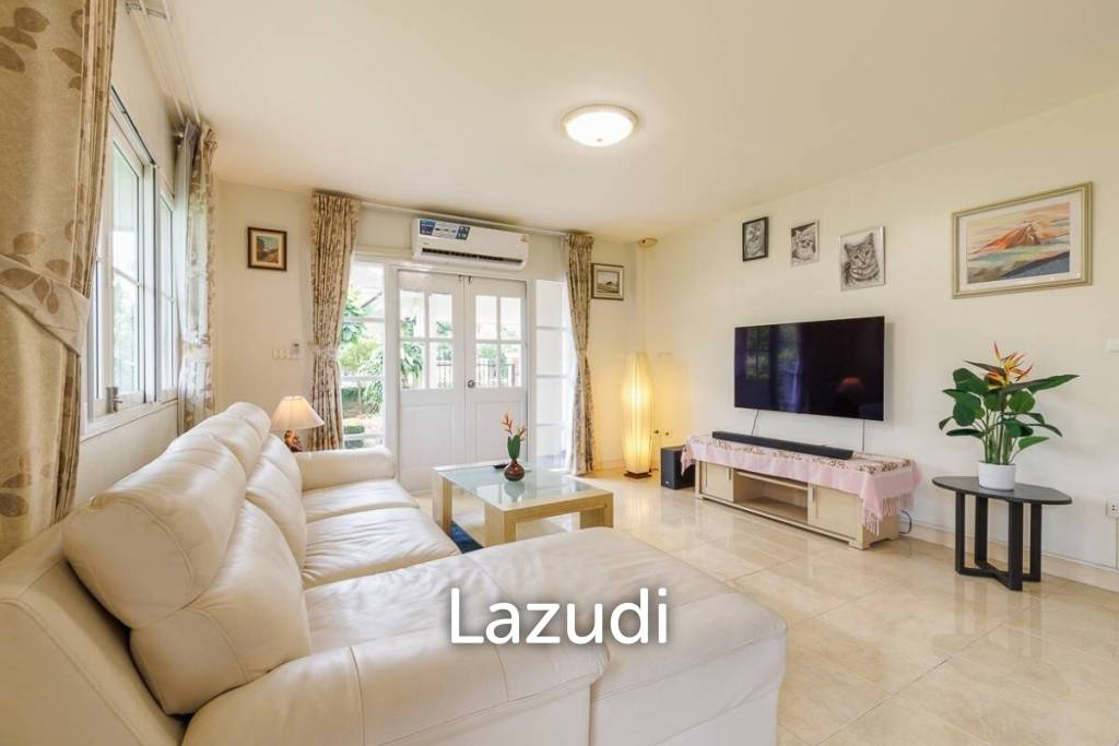 4 bed 3 bath house with 200 m2 living area for rent
