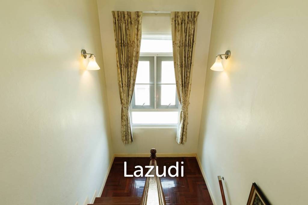 4 bed 3 bath house with 200 m2 living area for rent